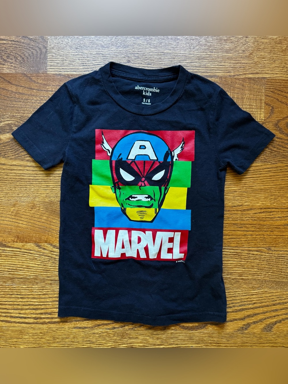 Abercrombie Kids Marvel Avengers Superhero Graphic Tee Boys 5/6 Navy
